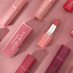 Set of 6 lipsticks, matte, pearly and velvety texture, non-sticky. Ideal for lips.